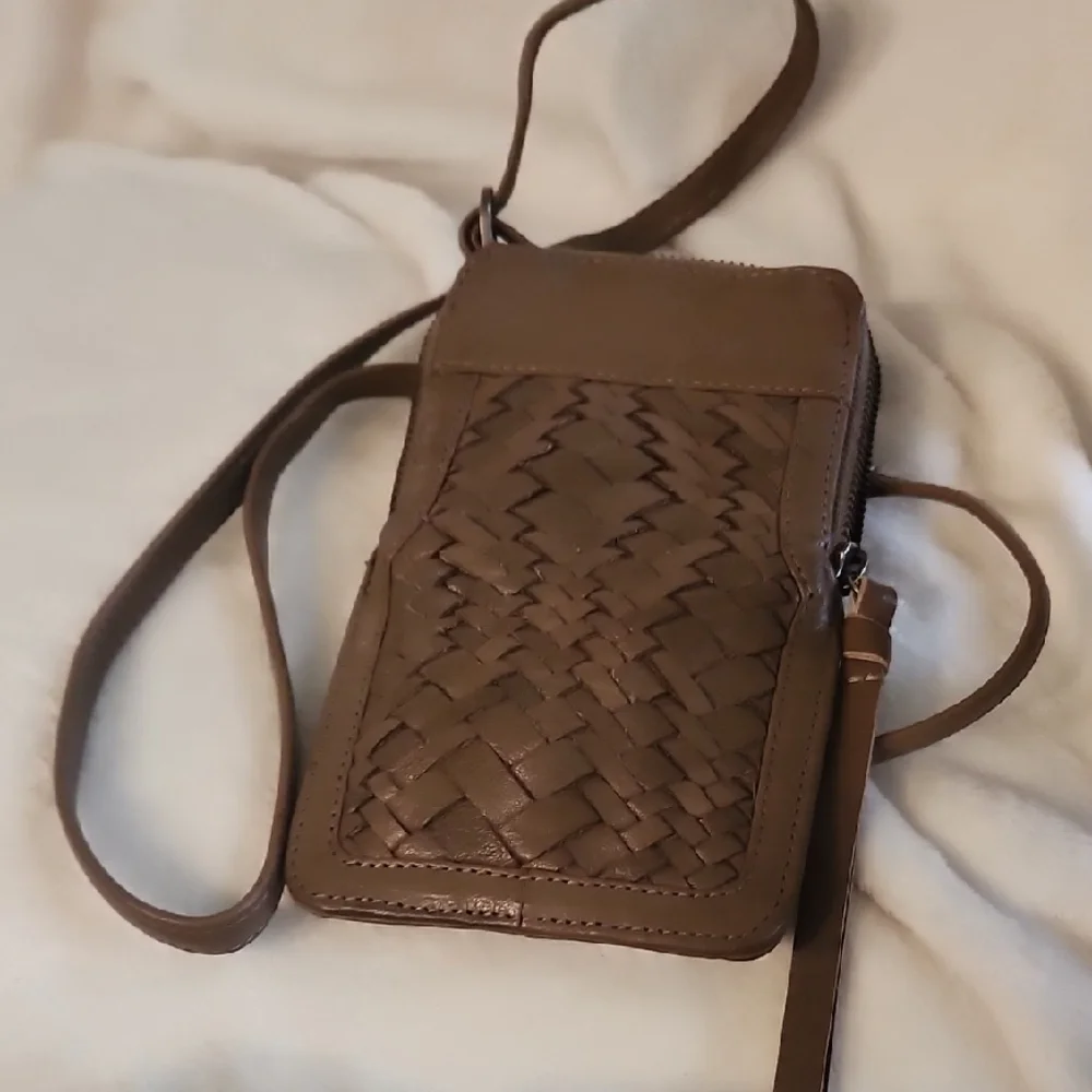 Feel Free To Bundle!! Day & Mood, Brown Leather Crossbody Bag. - Picture 5 of 6